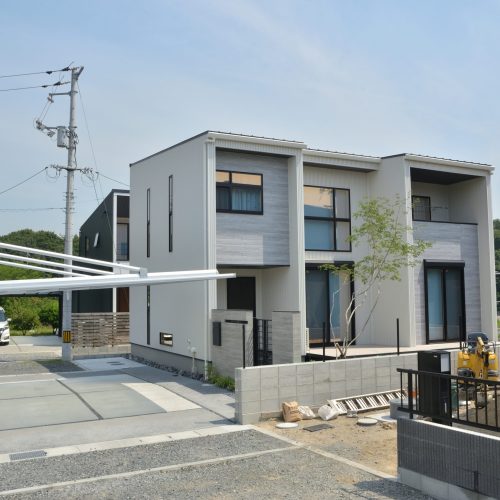 真っ白いガルバの家