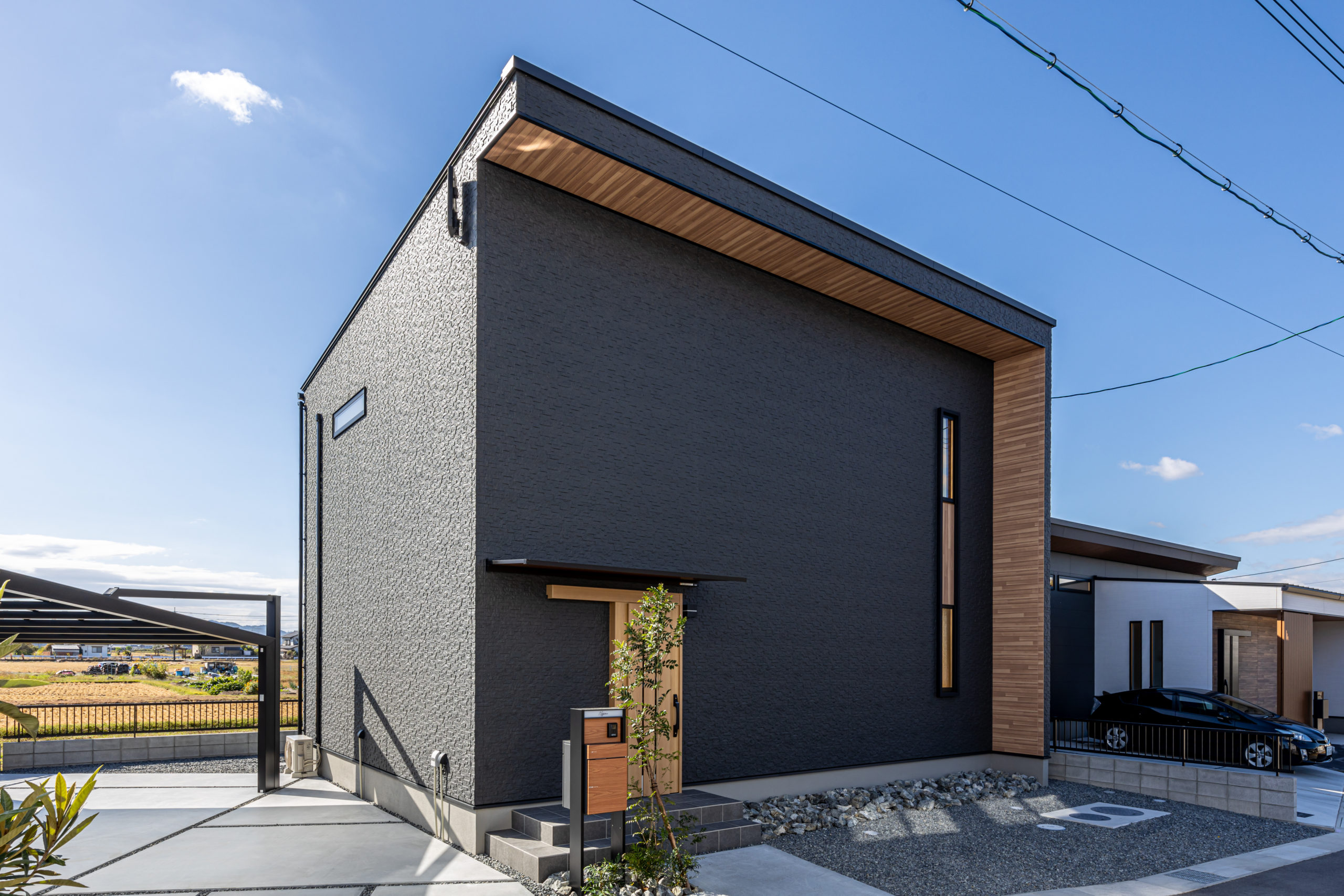 自然を感じられる、家族が明るく暮らす家