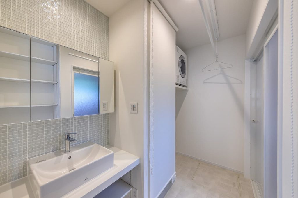 グレーを基調にした上質なホテルのような住まい 写真4