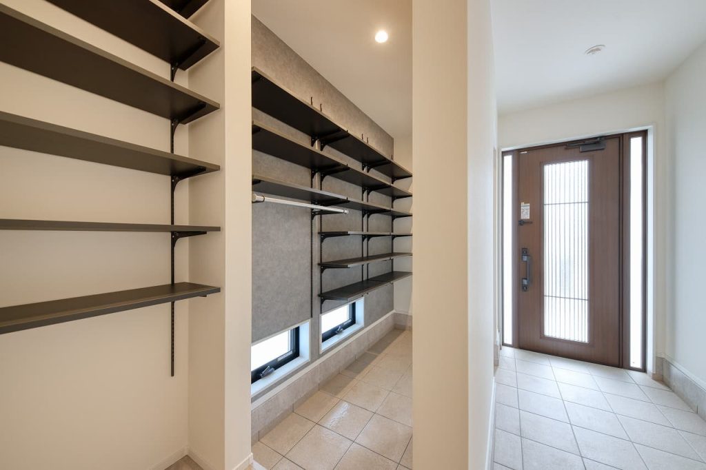 グレーを基調にした上質なホテルのような住まい 写真5