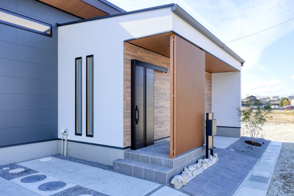 田園風景に建つ大人カッコイイ平屋 写真2